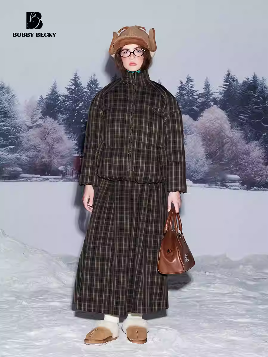 Retro plaid down jacket with stand-up collar that slimming A-line skirt, plaid skirt set